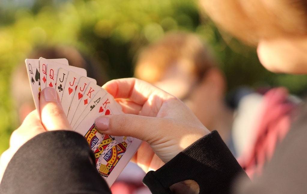 Les stratégies gagnantes au jeu de Belote