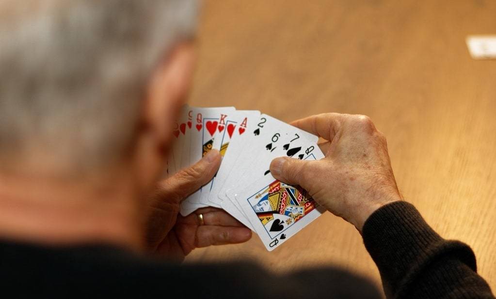 Comment compter les cartes à la belote ?